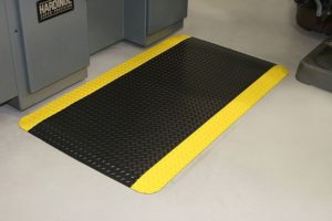 Points to keep in mind while purchasing industrial entrance mats